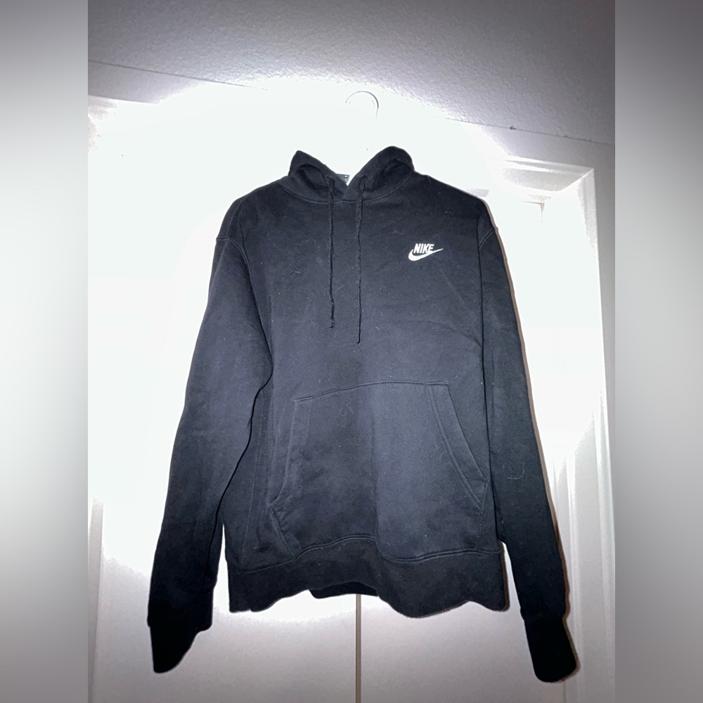 Black Nike men’s hoodie
